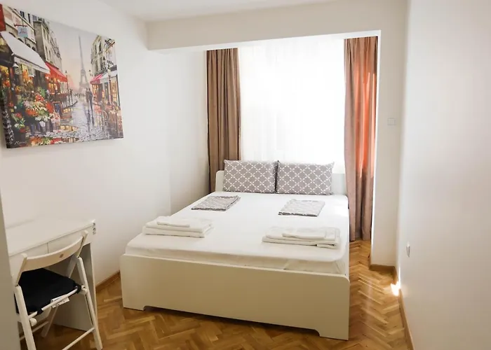 Apartament White *